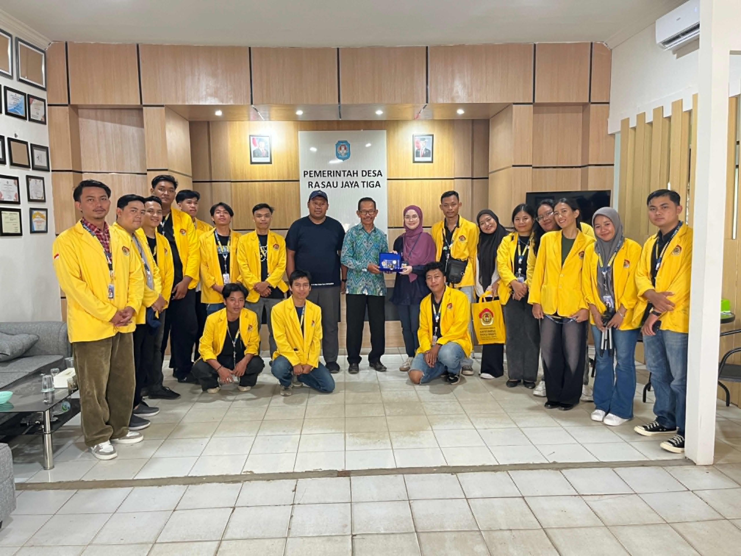 Mahasiswa KKN Sukses Laksanakan Program Pemberdayaan di Desa Rasau Jaya Tiga
